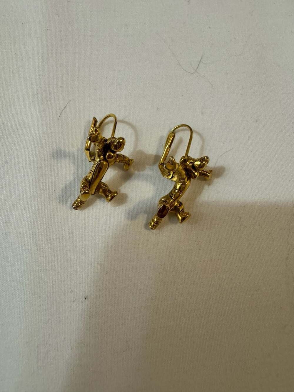 Vintage Disney Winnie the Pooh Tigger Gold Tone Leverback Dangle Earrings